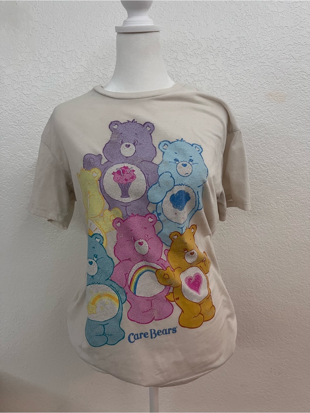 Care Bears Character Group Graphic T-Shirt Size Medium Cream White Retro  Tee